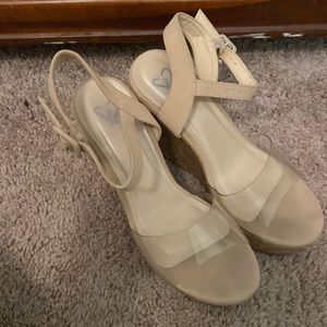 Clear wedges